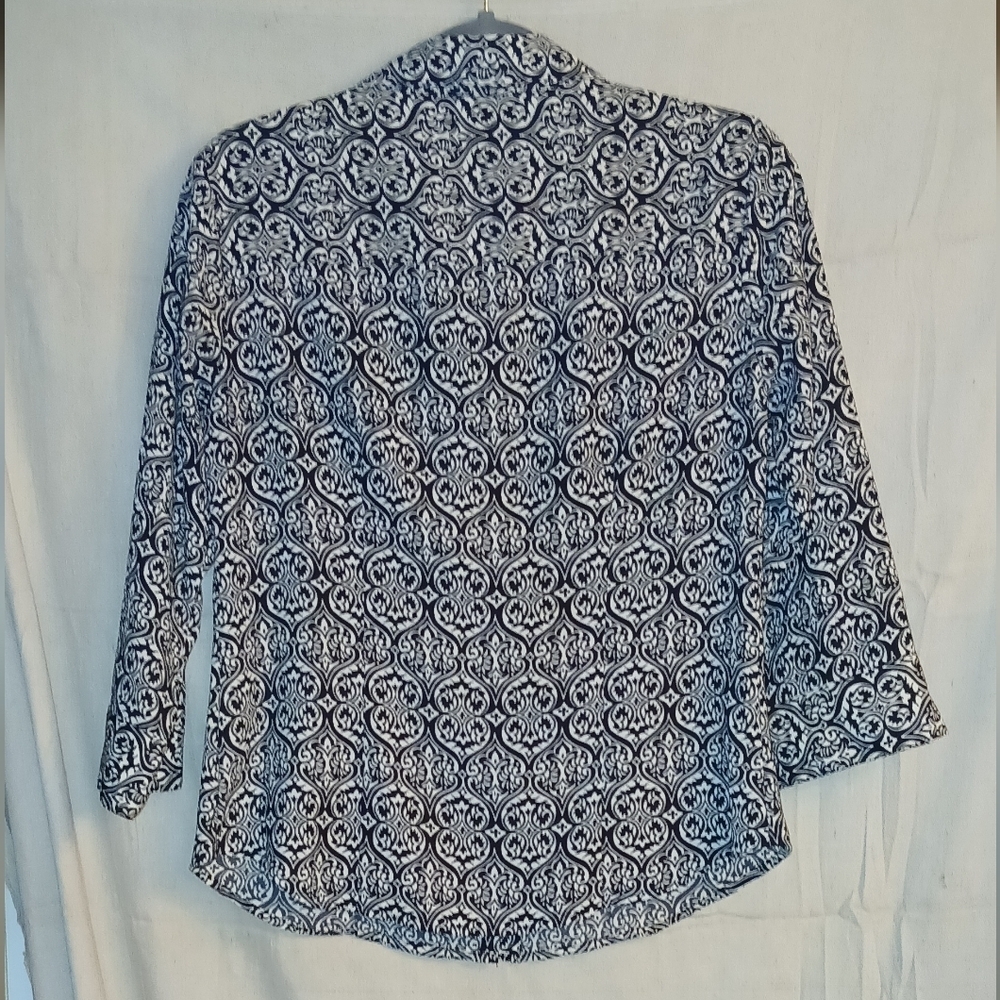 Covington Patterned Button Down Blouse - Picture 4 of 9